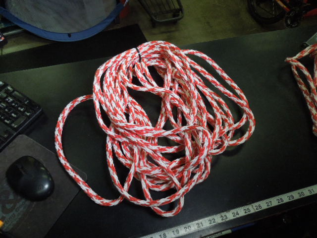 Load image into Gallery viewer, Used Threaded Water Sport Tow Rope with Dock Line Cert 340lb 2 Person Tow
