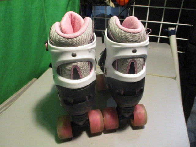 Load image into Gallery viewer, Used C-Luo Medium Adjustable Roller Skates

