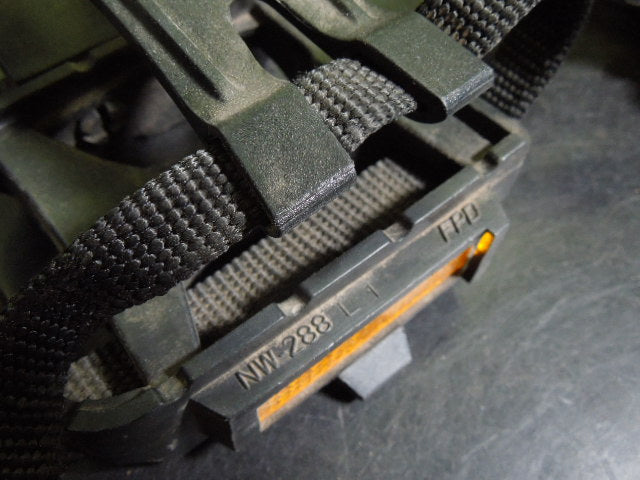 Load image into Gallery viewer, Used ZONKIE Bike Pedals with Toe Clip NW-288 R3 For Road or Street Bike
