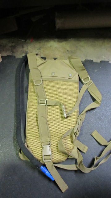 Load image into Gallery viewer, New WFS 3 Liter Tactical Hydration Pack
