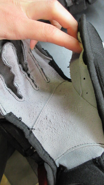 Load image into Gallery viewer, Used CCM Pro Hockey Gloves - 14&quot; - 36cm
