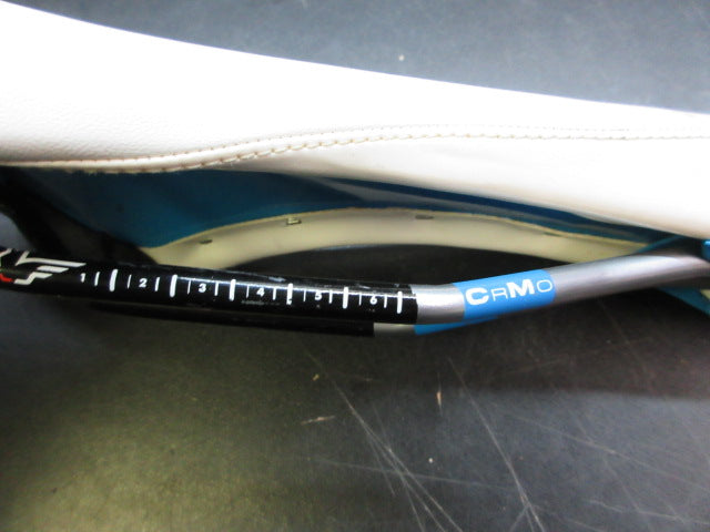 Load image into Gallery viewer, Used Felt Carbon Injected Base Bike Seat
