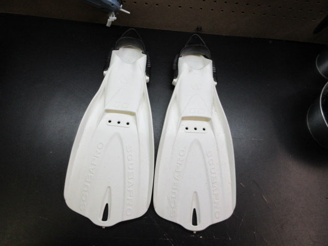 Load image into Gallery viewer, Used Scubapro Go Sport Fins - Size 3XS

