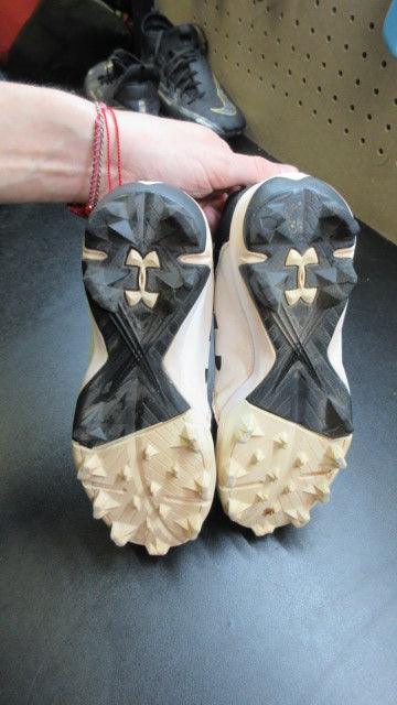 Load image into Gallery viewer, Used Under Armour Lead Off  Baseball Cleats - Size Youth 1.5
