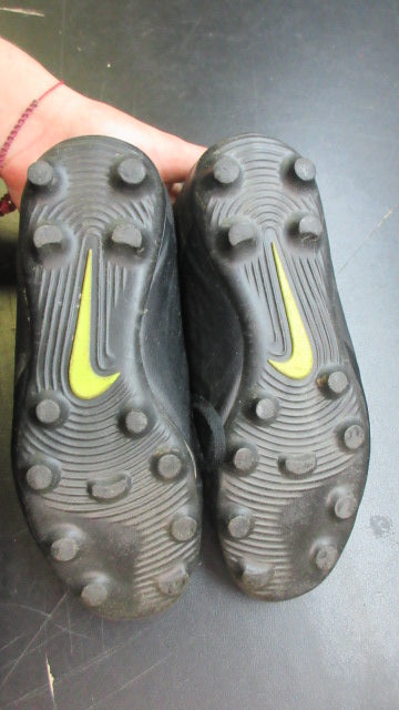 Used Nike Tiempo Soccer Cleats - Size Youth 2