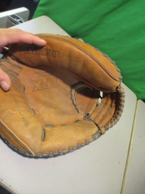 Load image into Gallery viewer, Used Louisville Slugger TPX Advance Players Series Baseball Catchers Mitt - RHT
