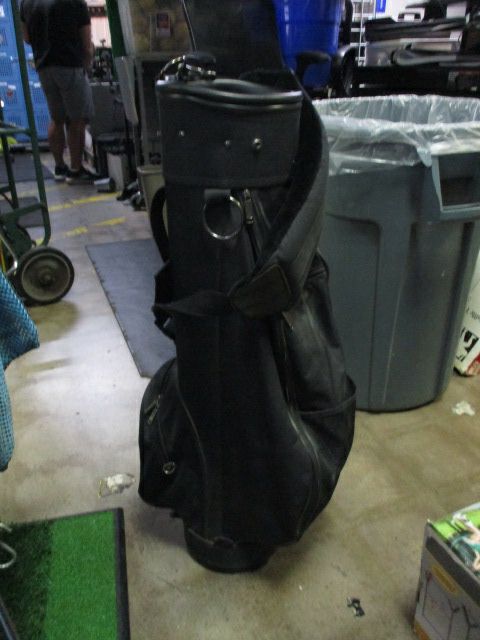 Load image into Gallery viewer, Used 2XS Golf Stand Carry Bag in Black
