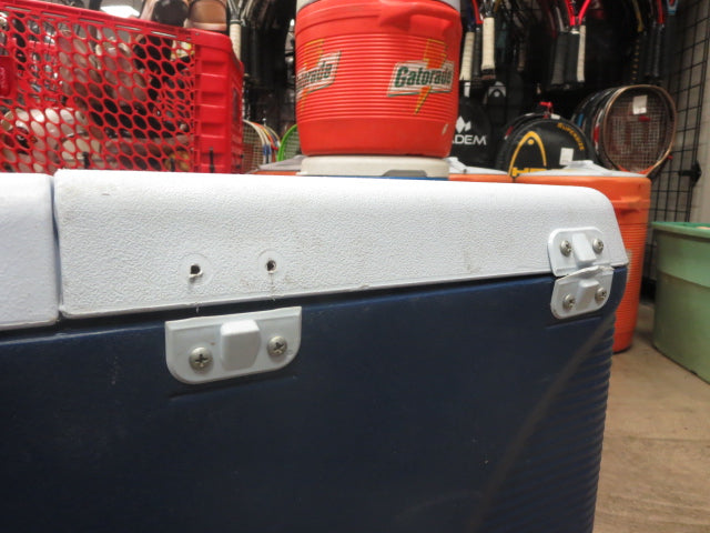 Load image into Gallery viewer, Heavy Use Rubbermaid Rolling Ice Chest with Cold Chill Removable Lids
