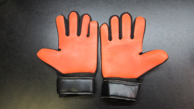 Load image into Gallery viewer, Used EFAH Sports Soccer Gloves - Size 4
