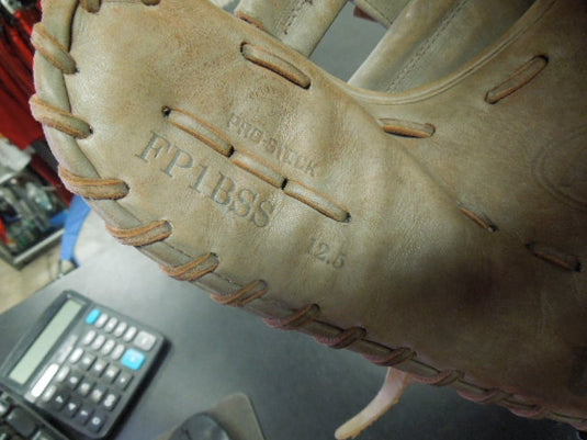 Used Wilson A2000 FP1BSS Pro Stock Superskin RHT 12.5" 1st Base Glove