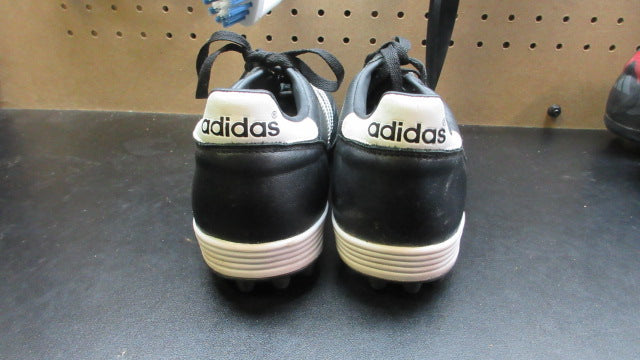 Load image into Gallery viewer, Used Adidas Mundial Team Soccer Shoes - Size 7.5
