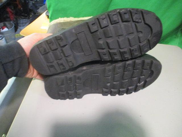 Load image into Gallery viewer, Used Size 6 Winter Boots
