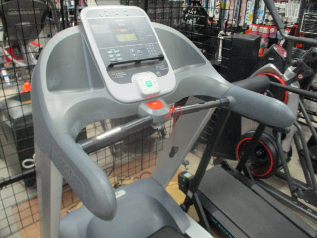 Load image into Gallery viewer, Used Precor 932i Treadmill w/ Cardio Theater TV (Missing One Heart Rate Monitor
