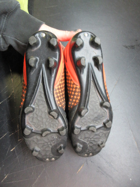 Load image into Gallery viewer, New Dream Pairs Soccer Cleats - Size 4
