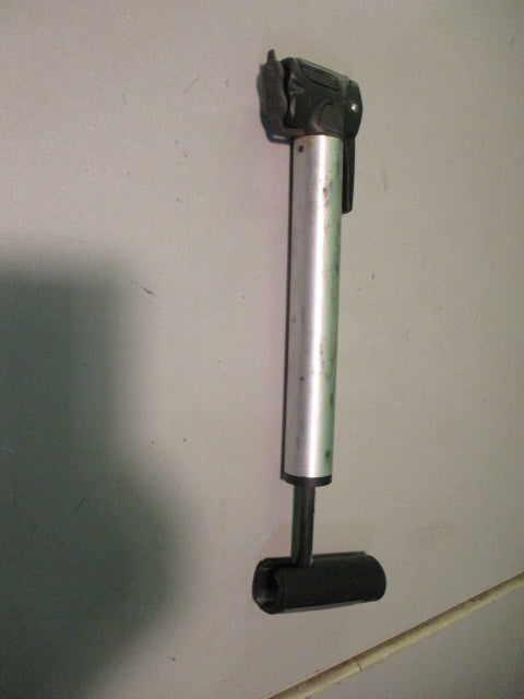 Load image into Gallery viewer, Used Bicycle bike PUMP
