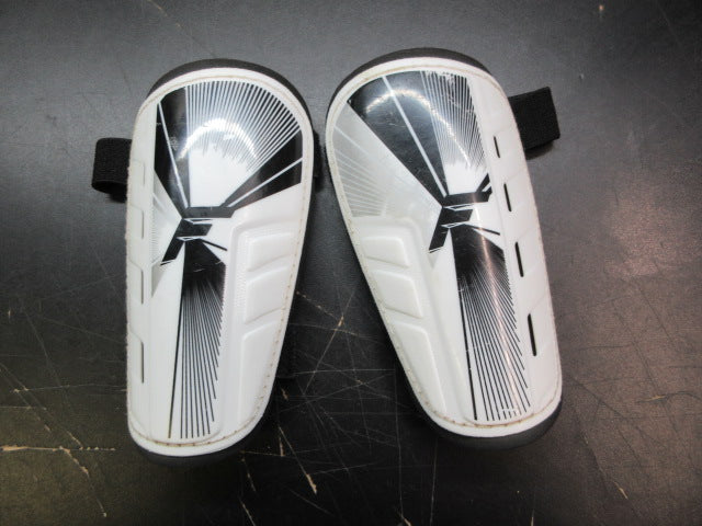 Load image into Gallery viewer, Used Franklin Sports Superlight Soccer Shin Guards - Size Small
