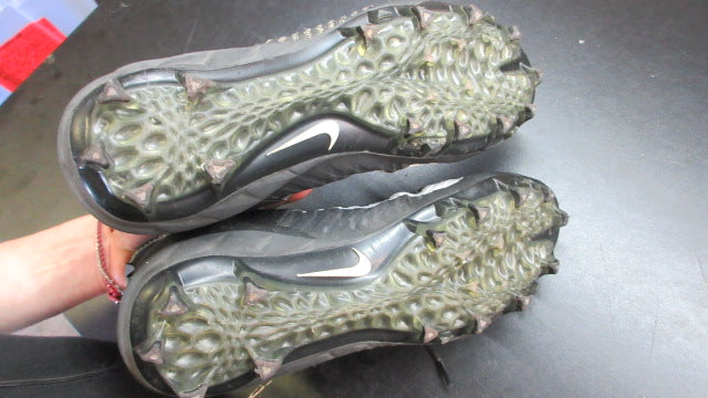Load image into Gallery viewer, Used Nike Men's Alpha Menace Pro 2 Mid Football Cleats - Size 9.5
