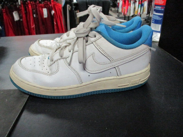Load image into Gallery viewer, Used Nike Air Force 1 Size Youth 2 Sneakers
