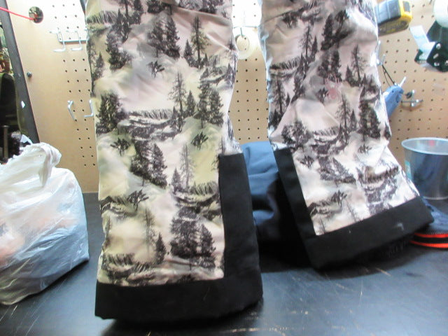 Load image into Gallery viewer, Used Spyder Winter Snow Bib - Size 16
