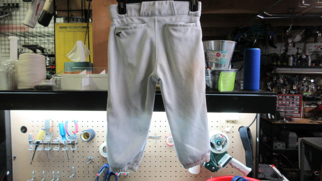 Load image into Gallery viewer, Used Easton Knicker W/ Black Piping Baseball Pants - Size Youth Large

