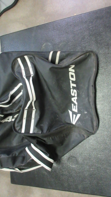 Load image into Gallery viewer, Used Easton Shewolves 82 Hockey Duffle Bag - wear
