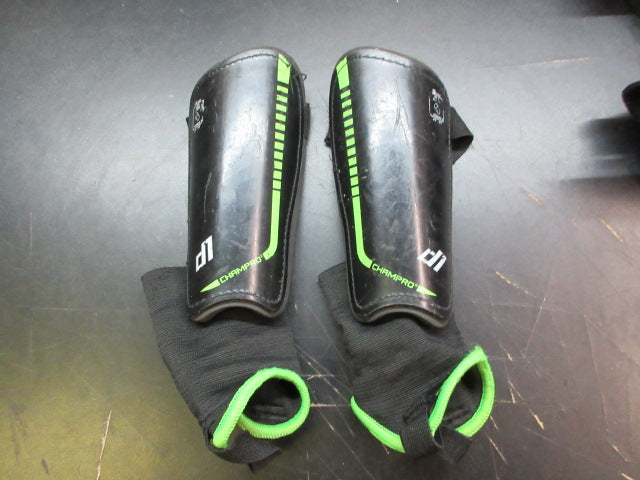 Load image into Gallery viewer, Used Champro D1 Soccer Shin Guards - Size Small
