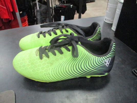 Used Vizari Firm Ground Youth 2.5 Soccer Cleats