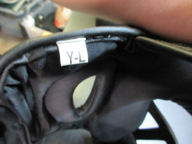 Load image into Gallery viewer, Used Elite MMA Headgear - Size Youth Large
