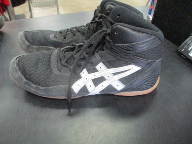 Load image into Gallery viewer, Used Asics Matflex Size 5.5 Wrestling Shoes
