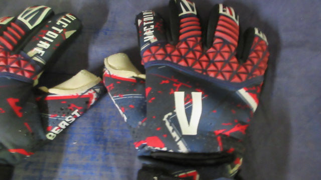 Load image into Gallery viewer, Used Victoire Size 6 Soccer Goalie Soccer Gloves
