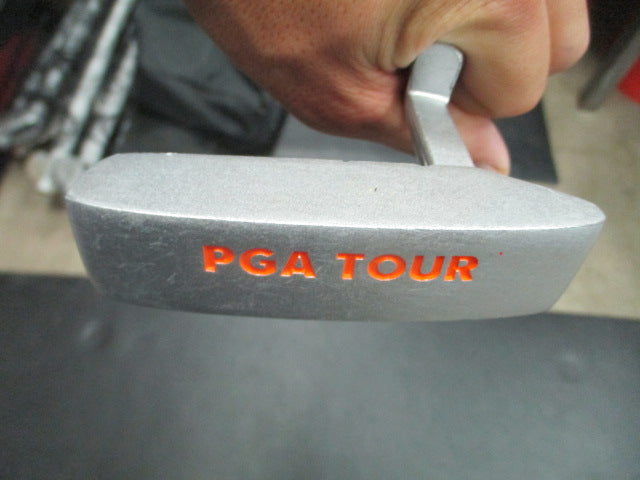 Load image into Gallery viewer, Used PGA Tour G1 Launch 33&quot; Junior Putter - RH
