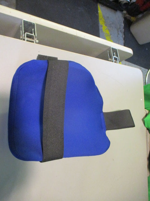 Load image into Gallery viewer, Used Moonwalkr Cricket Thigh Guards
