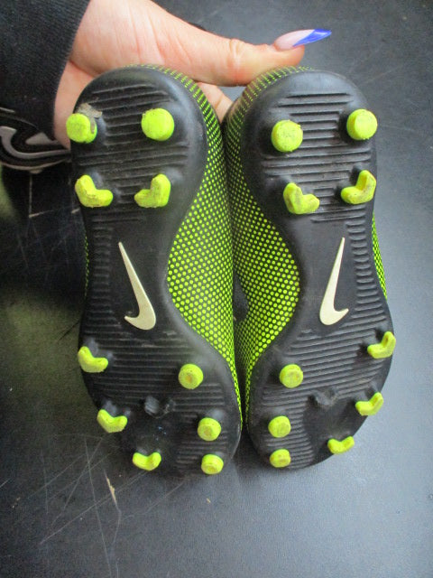Load image into Gallery viewer, Used Nike Bravata II Soccer Cleats - Size Youth 11
