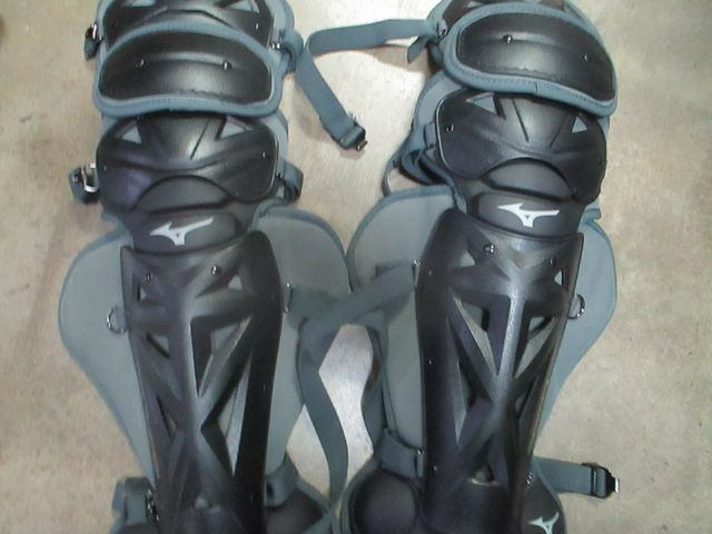 Load image into Gallery viewer, Mizuno Samurai Baseball Shin Guards Black 15.5" Adult
