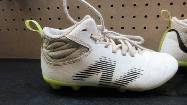 Load image into Gallery viewer, Used New Balance Rush V4 Jr Lacrosse Cleats - Size 2
