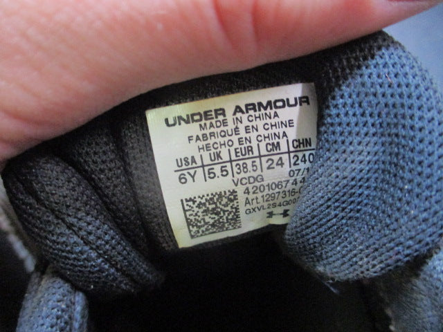 Load image into Gallery viewer, Used Under Armour Men's Leadoff Low RM Baseball Cleats - Size Youth 6
