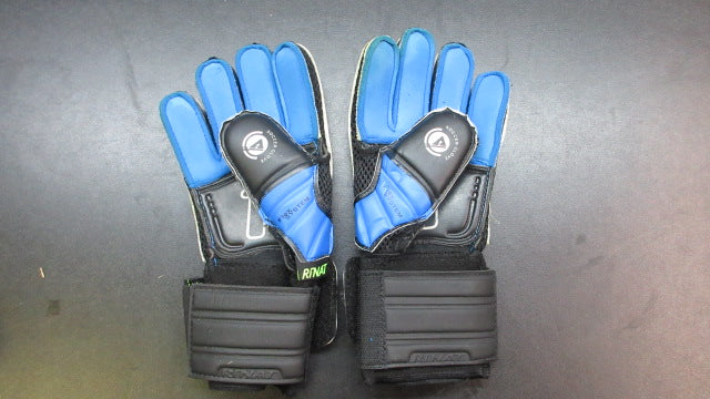 Load image into Gallery viewer, Used Rinat Kraken Soccer Gloves - Size 4
