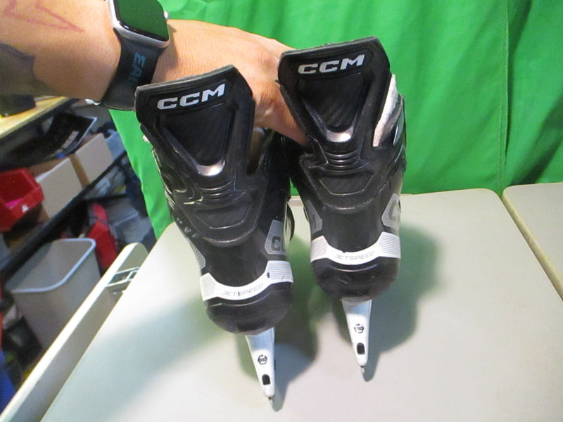 Load image into Gallery viewer, Used CCM Jet Speed FT 680 Size 2 Hockey Skates
