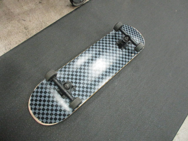 Load image into Gallery viewer, Used Retrospec Complete 31&quot; Skateboard
