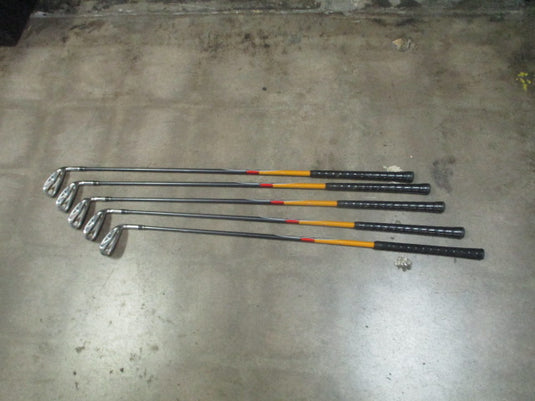 Used Taylormade R7 5-9 Irons Reg Flex RH