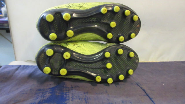 Load image into Gallery viewer, Used Blue &amp; Greeen Soccer Cleats Youth Size 10
