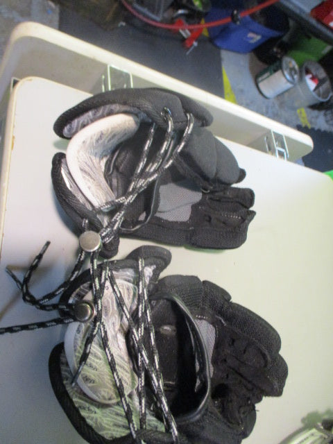 Load image into Gallery viewer, Used Warrior Tempo Size Unknown Lacrosse Gloves
