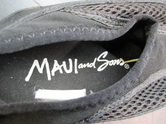 Load image into Gallery viewer, Used Maui &amp; Sons Water Shoes - Size 1
