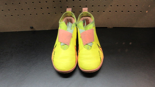 Load image into Gallery viewer, Used Nike Air Zoom Mercurial Indoor Soccer Shoes - Size Youth 4
