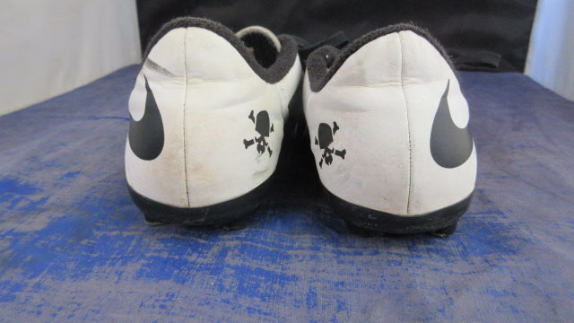 Load image into Gallery viewer, Used Nike Hypervenom Soccer Cleats Youth SIze 2 - toe wear
