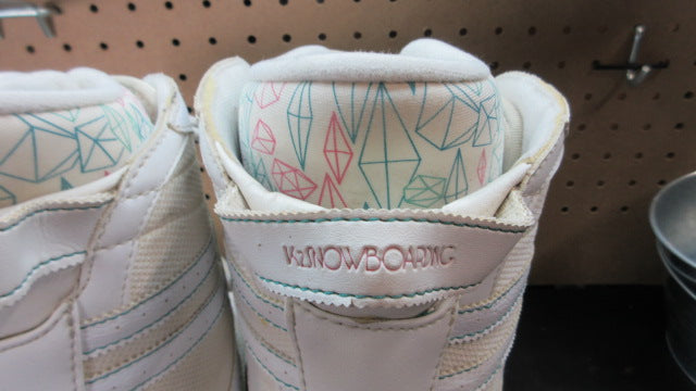 Load image into Gallery viewer, Used K2 Plush Snowboard Boots - Size 8
