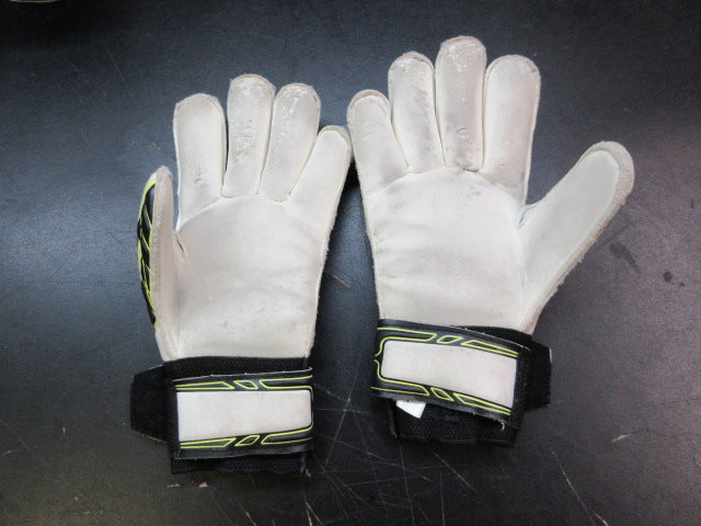 Load image into Gallery viewer, Used Champro Competition Goalie Glove - Size 5
