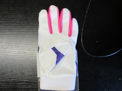 New Louisville Slugger Genuine V2 Batting Gloves - Size  Youth Medium - Pink