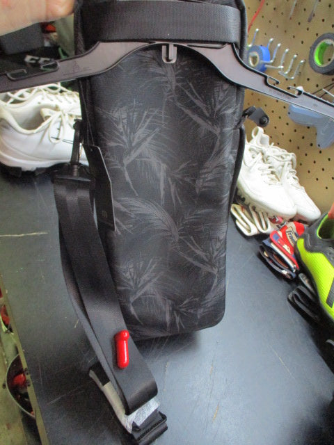Load image into Gallery viewer, Used TravisMathew Gimme Cooler
