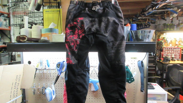 Load image into Gallery viewer, Used Fox 180 Motorcross Pants - Size 7/8
